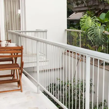 Comfortable In Downtown Apartment